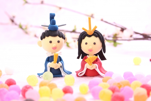 お内裏様とお雛様を飾るひな人形は、幸せな結婚の象徴のようです