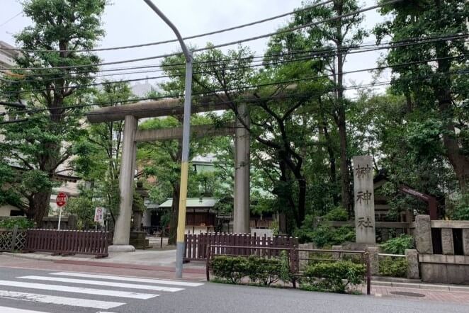 東京都にある榊神社のアクセス、住所、電話番号などの説明です。