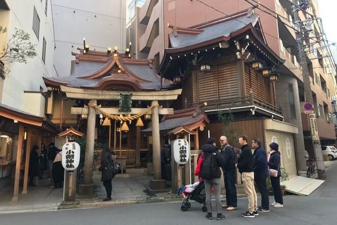 東京都にある小網神社のアクセス、住所、電話番号などの説明です。