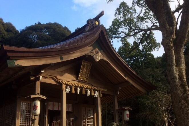 福岡県にある竈門神社のアクセス、住所、電話番号などの説明です。